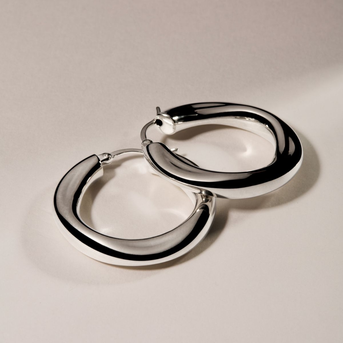 Dune Medium Hoop Earring