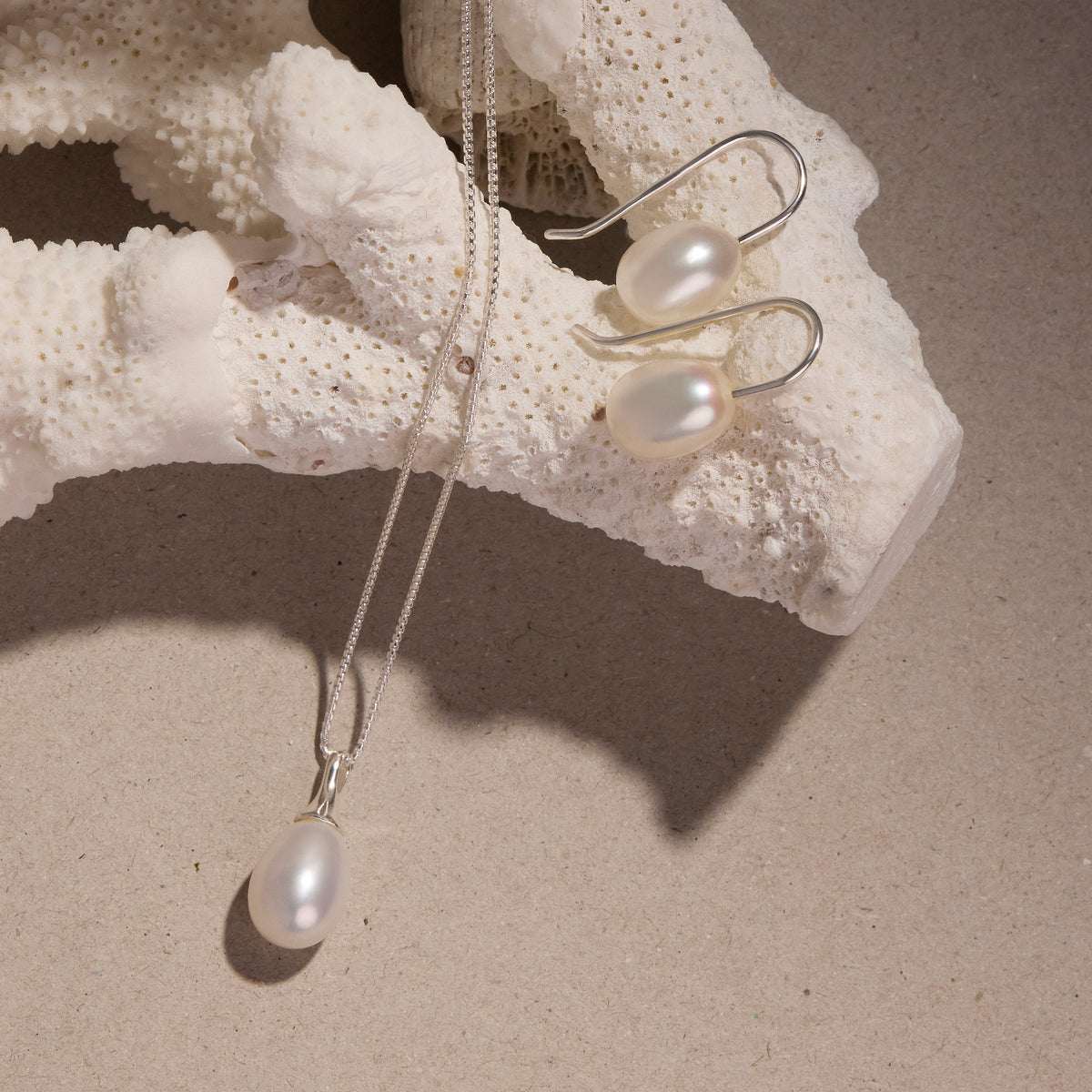 Isla Pearl Earring