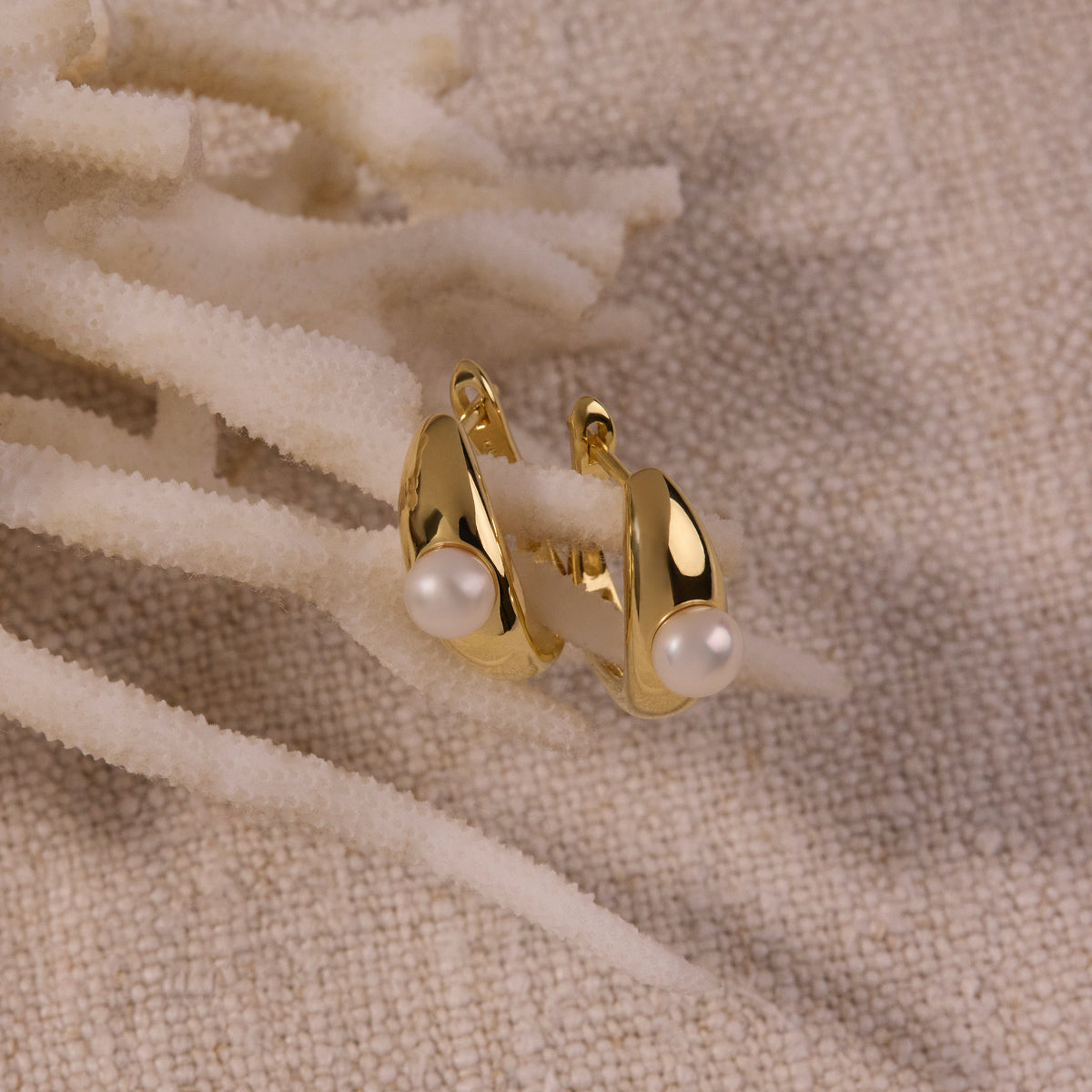 Tropica Pearl Earring