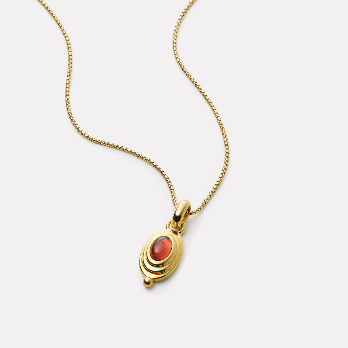 Yellow Gold Horizon Garnet Necklace