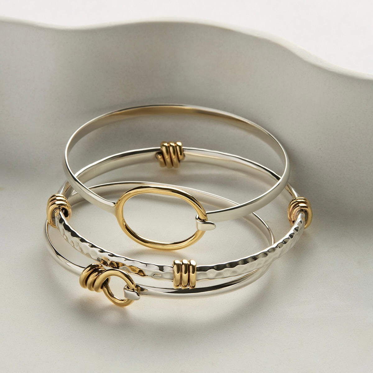 Tumbaga Amarres Bangle