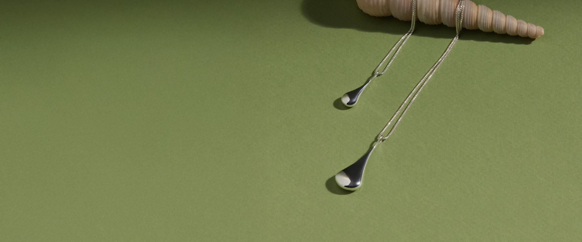 Women's Pendant Necklaces