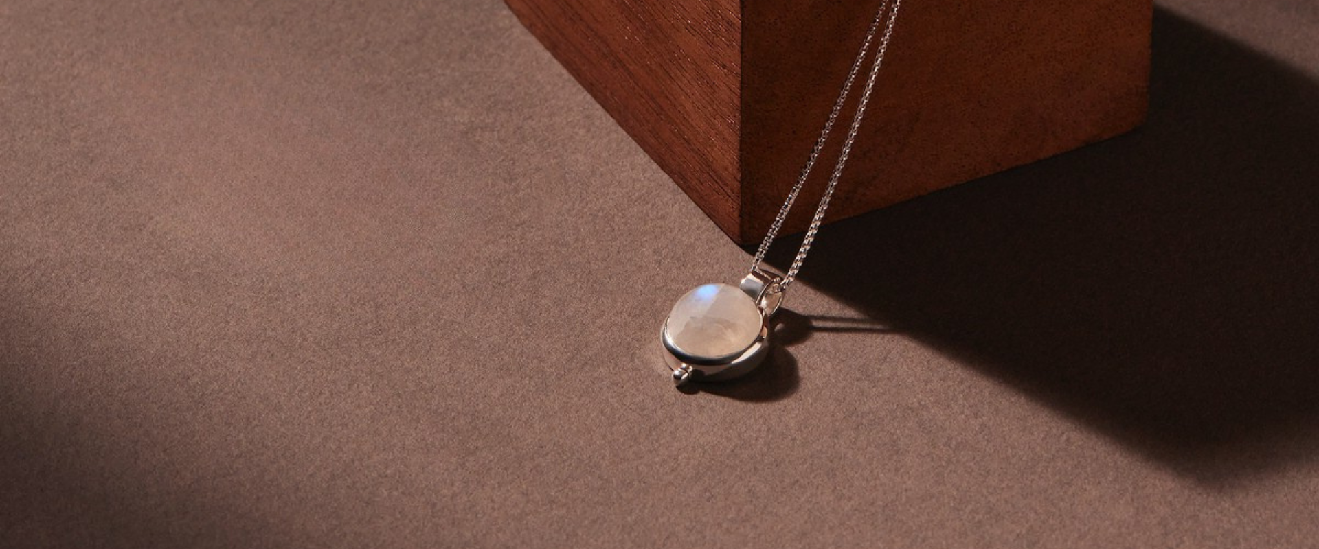 Women's Gemstone Necklaces