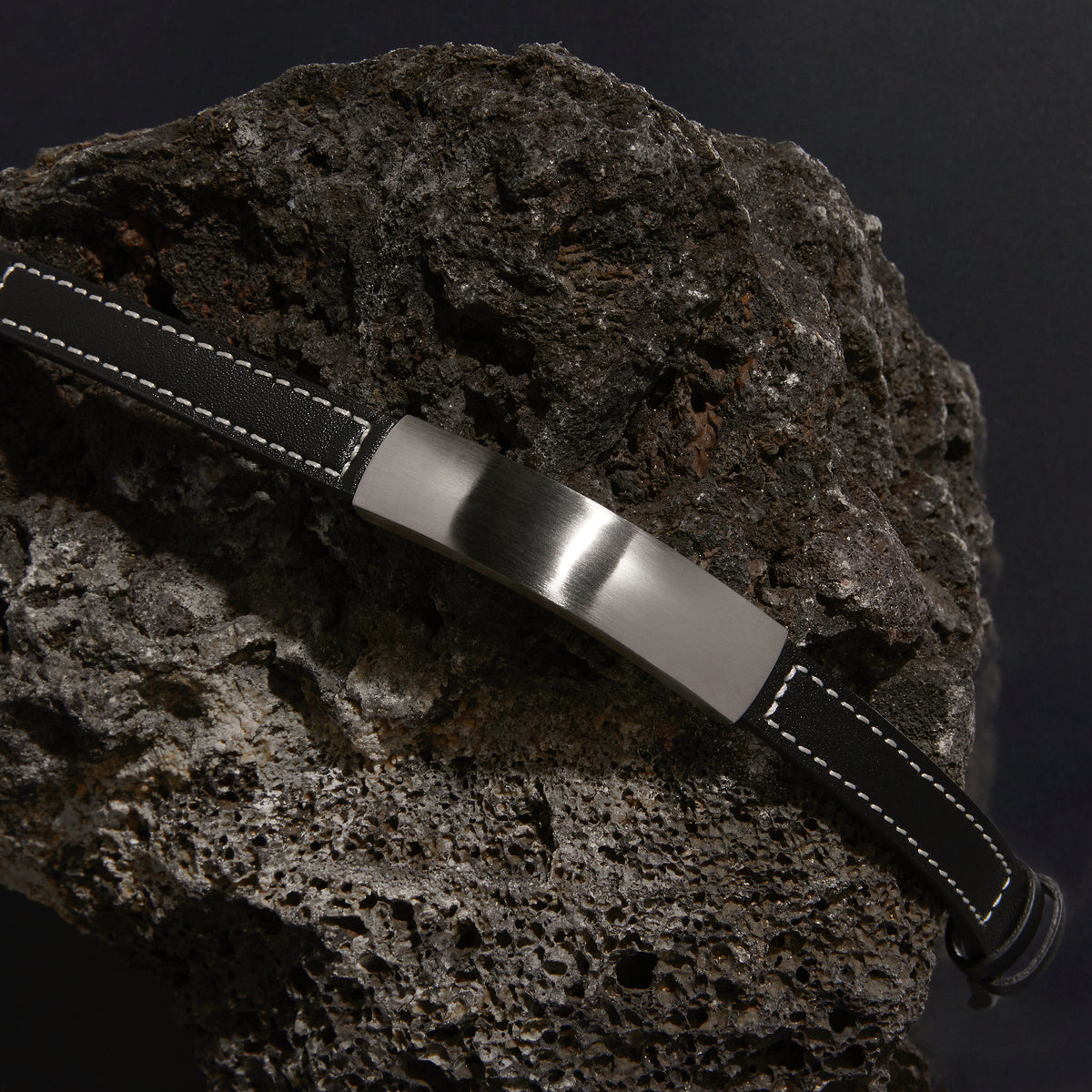 Memento Men’s Leather Buckle Identity Bracelet
