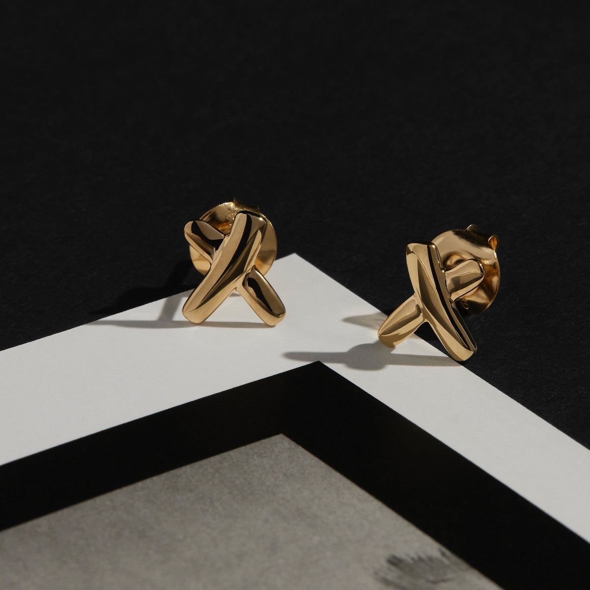 Kiss Stud Earring