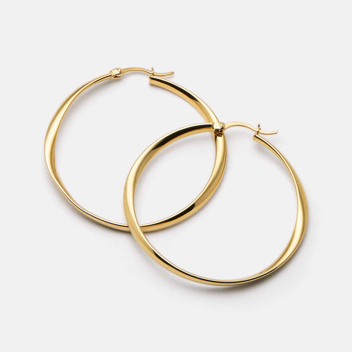 Yellow Gold Vespa Hoop Earring