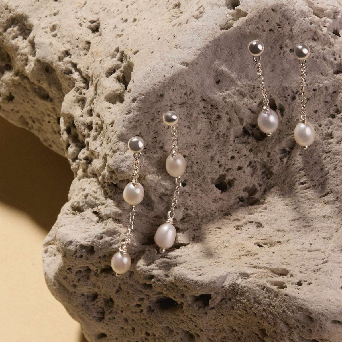 Tidal Whisper Single Pearl Earring