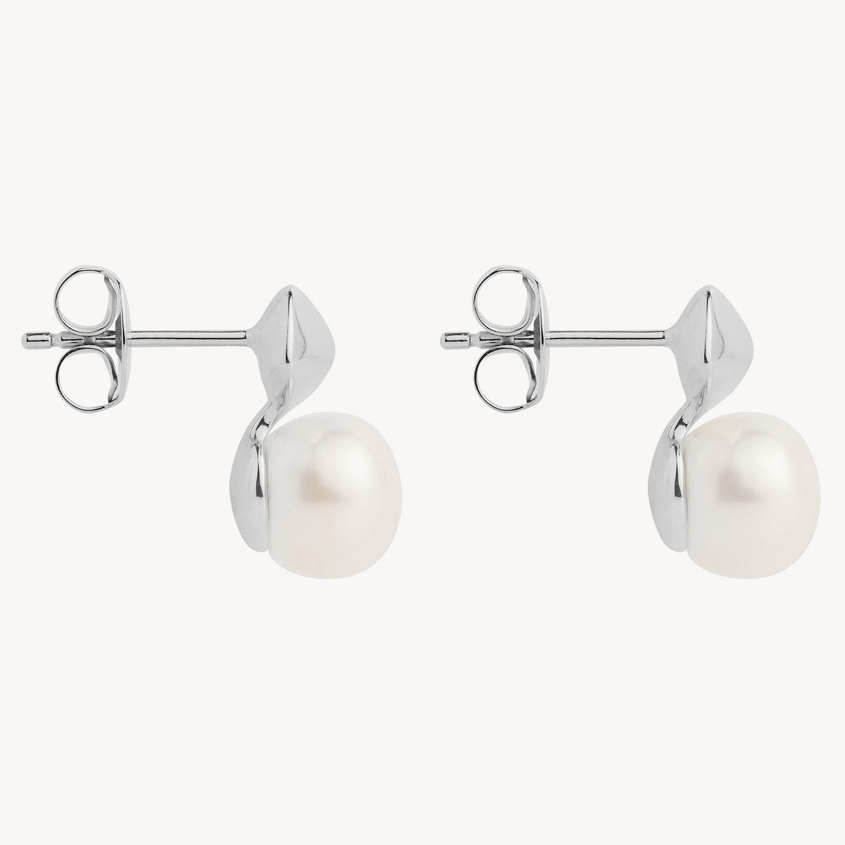 Mirage Pearl Earring