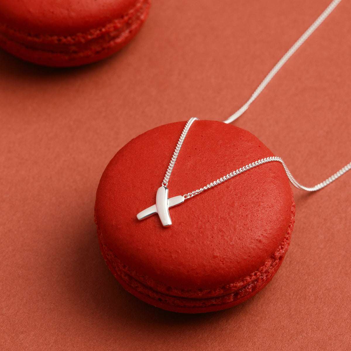Bisous Necklace